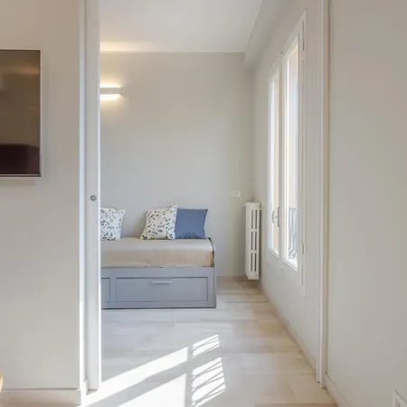 Views On Ghirlandina In The Heart Of Motorvalley * 모데나