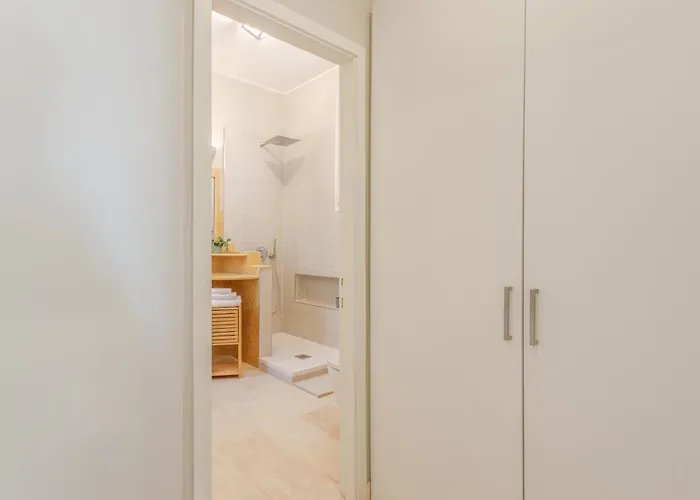 Views On Ghirlandina In The Heart Of Motorvalley * Modène