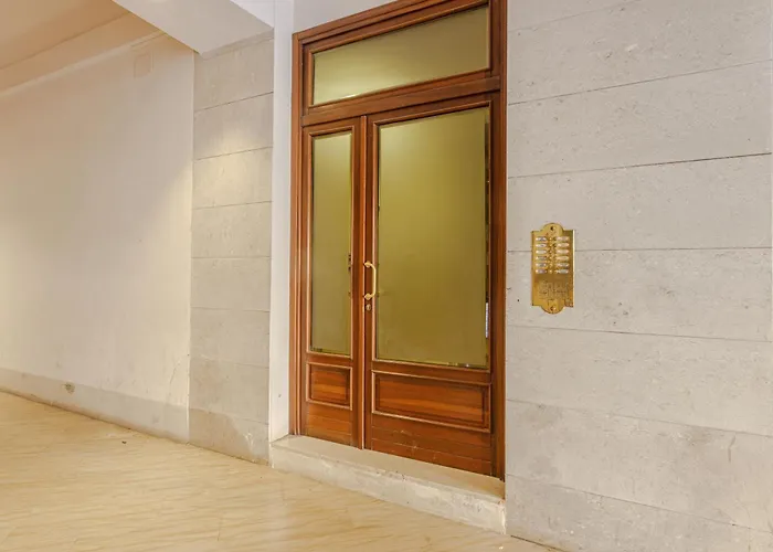 Views On Ghirlandina In The Heart Of Motorvalley Appartement